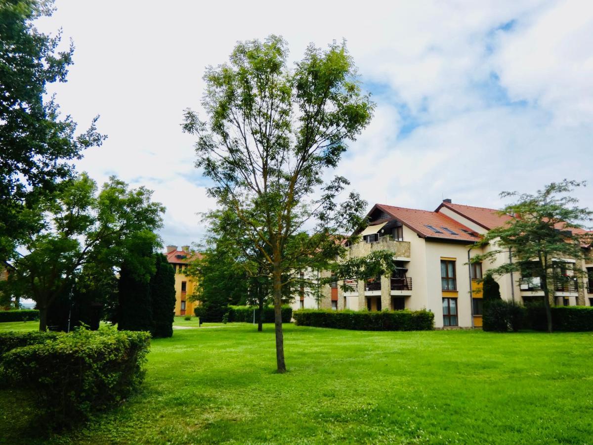 Fortuna Golf Apartman Bük Exteriör bild